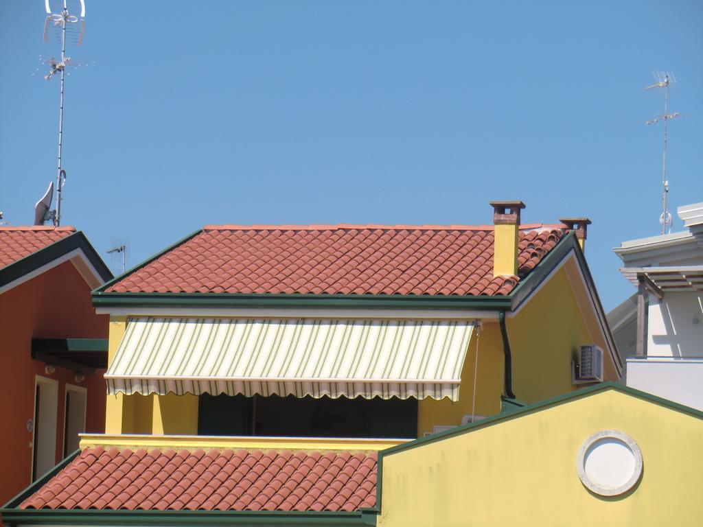 Residence Villaggio Dei Fiori Con Piscina E Posto Spiaggia Incluso Caorle Habitación foto