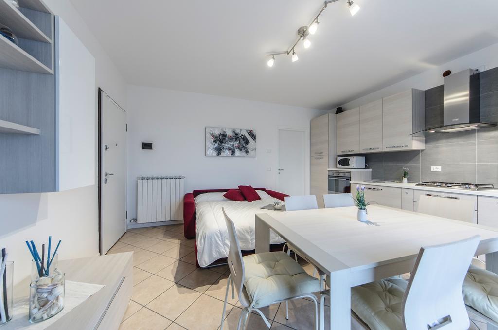 Residence Villaggio Dei Fiori Con Piscina E Posto Spiaggia Incluso Caorle Habitación foto